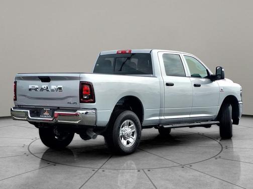 2025 RAM 2500 Tradesman Crew Cab 4x4 6'4' Box