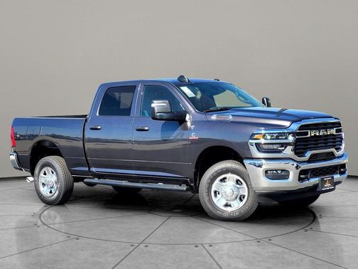 2025 RAM 2500 Tradesman Crew Cab 4x4 6'4' Box