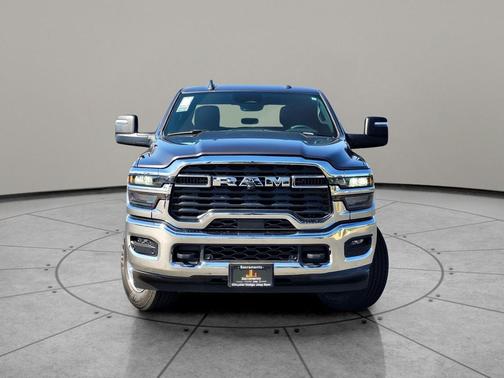 2025 RAM 2500 Tradesman Crew Cab 4x4 6'4' Box