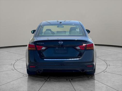 2023 Nissan Altima SR FWD