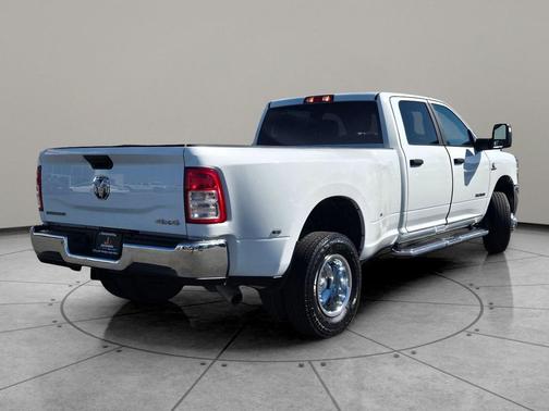 2024 RAM 3500 Big Horn Crew Cab 4x4 8' Box