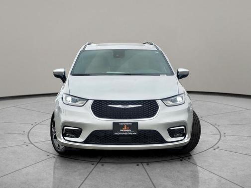 2026 Chrysler Pacifica L