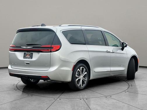 2026 Chrysler Pacifica L