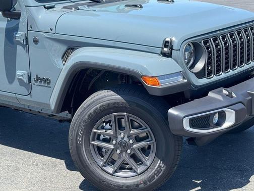 2025 Jeep Gladiator Sport S
