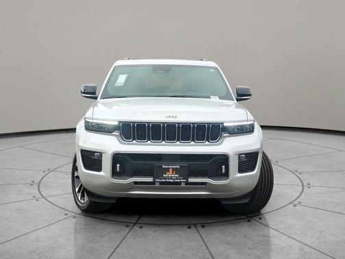 2025 Jeep Grand Cherokee Overland