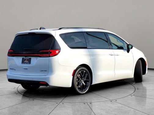 2026 Chrysler Pacifica Limited
