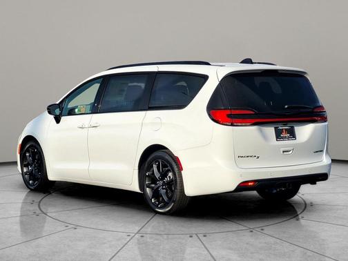 2026 Chrysler Pacifica Limited