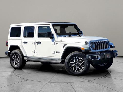 2025 Jeep Wrangler 4-Door Sahara 4x4