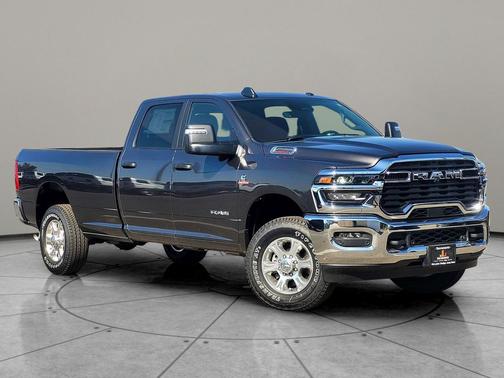 2025 RAM 2500 Big Horn Crew Cab 4x4 8' Box