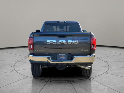 2025 RAM 2500 Big Horn Crew Cab 4x4 8' Box