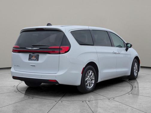 2026 Chrysler Pacifica L