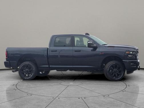 2025 RAM 3500 Big Horn Crew Cab 4x4 6'4' Box