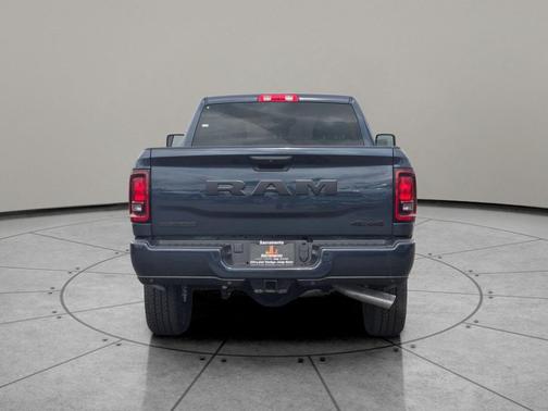 2025 RAM 3500 Big Horn Crew Cab 4x4 6'4' Box