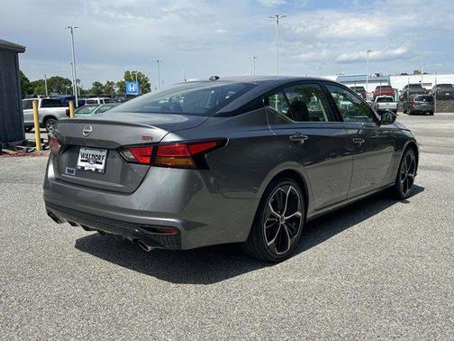 Gun Metallic 2024 Nissan Altima SR FWD