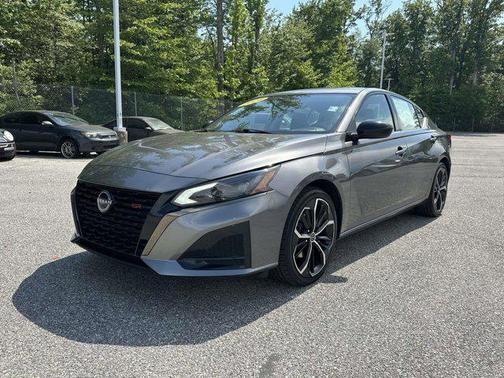 Gun Metallic 2024 Nissan Altima SR FWD