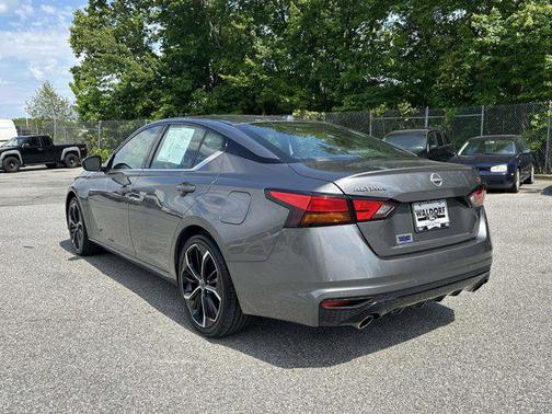 Gun Metallic 2024 Nissan Altima SR FWD