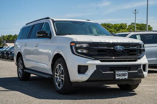 Star White Metallic Tri-Coat 2026 Ford Expedition Max Active 4x4