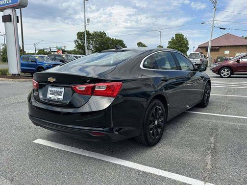 Mosaic Black Metallic 2025 Chevrolet Malibu FWD 1LT