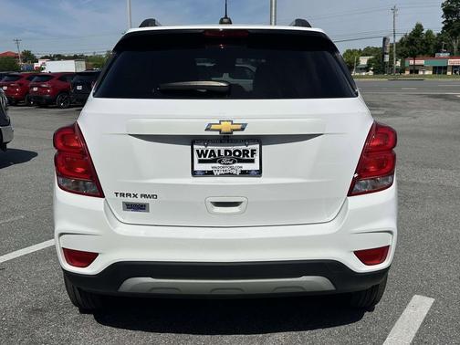 Summit White 2022 Chevrolet Trax LT
