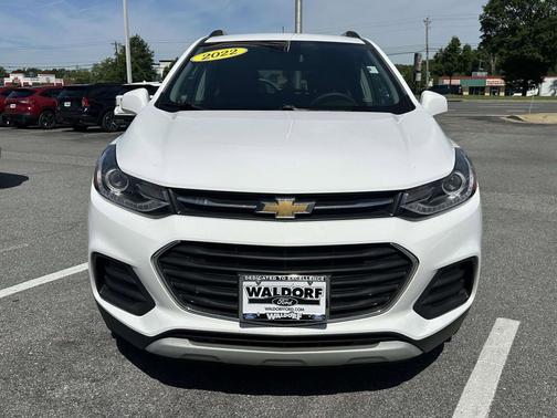 Summit White 2022 Chevrolet Trax LT