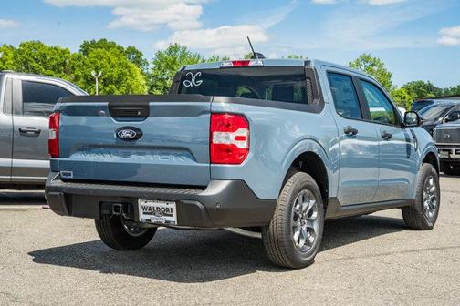 Azure Gray Metallic Tri-Coat 2026 Ford Maverick XLT