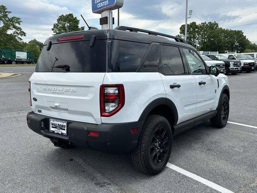 Oxford White 2025 Ford Bronco Sport Badlands