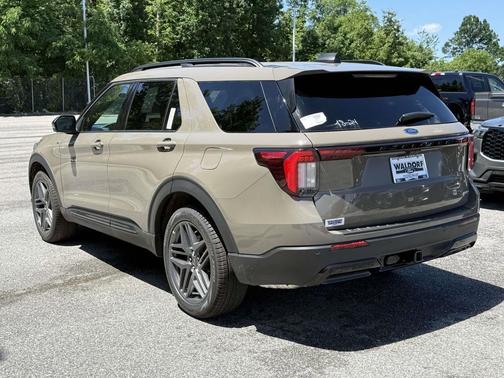 Marsh Gray 2026 Ford Explorer ST-Line