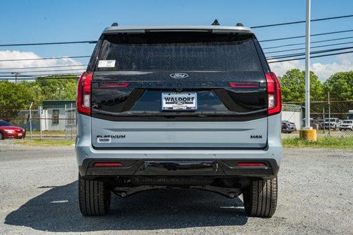Glacier Gray Metallic Tri-Coat 2026 Ford Expedition Max Platinum