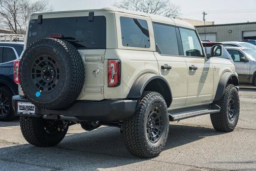 Desert Sand 2026 Ford Bronco Outer Banks