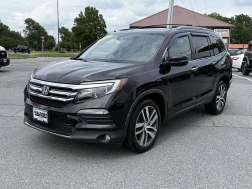 Crystal Black Pearl 2017 Honda Pilot Touring
