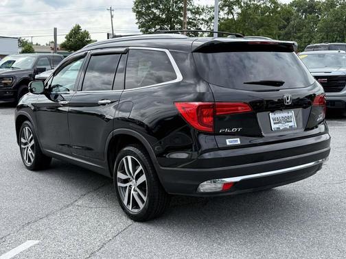 Crystal Black Pearl 2017 Honda Pilot Touring