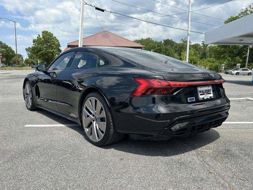 Mythos Black Metallic 2022 Audi e-tron GT Prestige