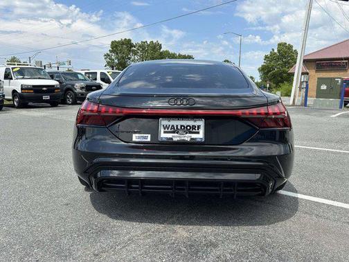 Mythos Black Metallic 2022 Audi e-tron GT Prestige
