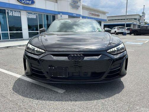 Mythos Black Metallic 2022 Audi e-tron GT Prestige