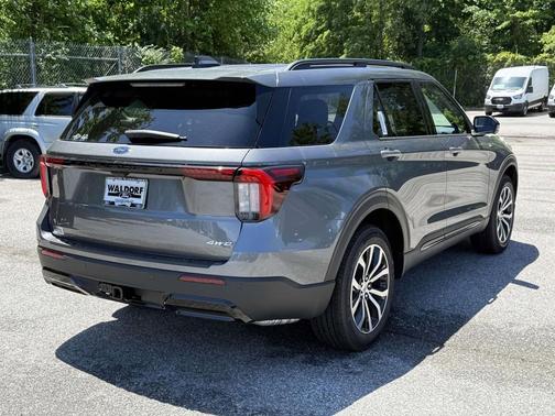Carbonized Gray Metallic 2026 Ford Explorer ST-Line