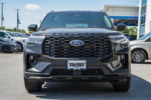 Agate Black Metallic 2026 Ford Explorer ST-Line