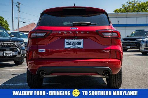Rapid Red Metallic Tinted Clearcoat 2023 Ford Escape ST-Line Elite