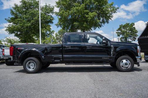 Agate Black Metallic 2026 Ford F-350 XLT