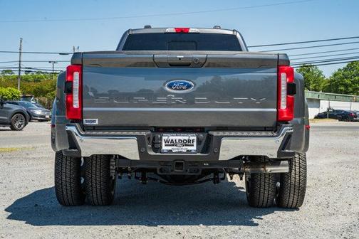 Carbonized Gray Metallic 2026 Ford F-350 Lariat