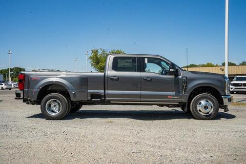 Carbonized Gray Metallic 2026 Ford F-350 Lariat