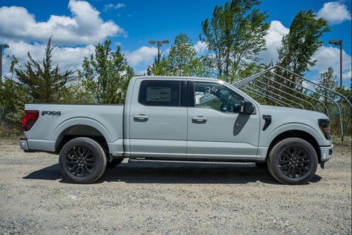 Avalanche 2026 Ford F-150 XLT