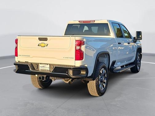 2026 Chevrolet Silverado 2500 Custom