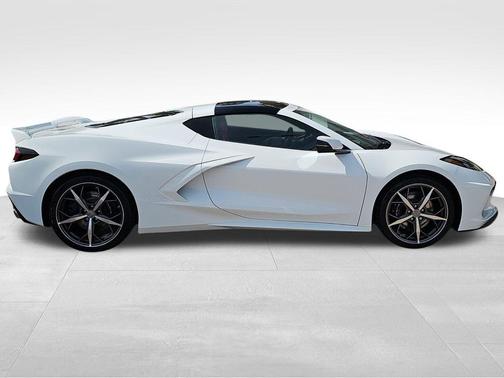 Arctic White 2021 Chevrolet Corvette Stingray w/3LT