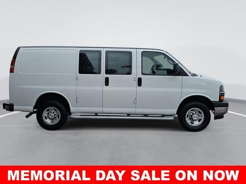 Summit White 2024 Chevrolet Express 2500 Work Van