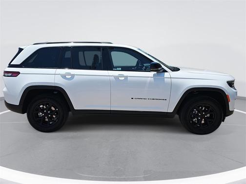 2024 Jeep Grand Cherokee Laredo