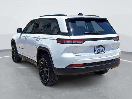 2024 Jeep Grand Cherokee Laredo