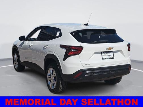 Summit White 2026 Chevrolet Trax LS