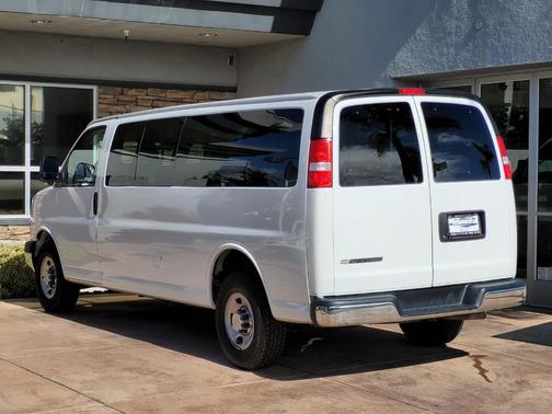 Photo 5 of 27 of 2019 Chevrolet Express 3500 LT