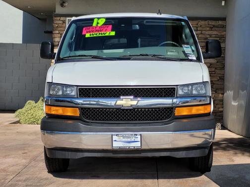 Photo 2 of 27 of 2019 Chevrolet Express 3500 LT