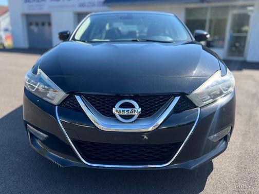 Black 2016 Nissan Maxima 3.5 Platinum